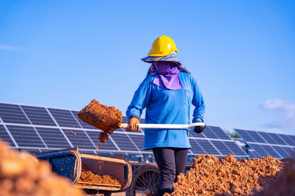 AFRIQUE DU SUD : Voltalia lance les travaux d’un parc solaire (148 MWc) à Bolobedu© Kampan/Shutterstock