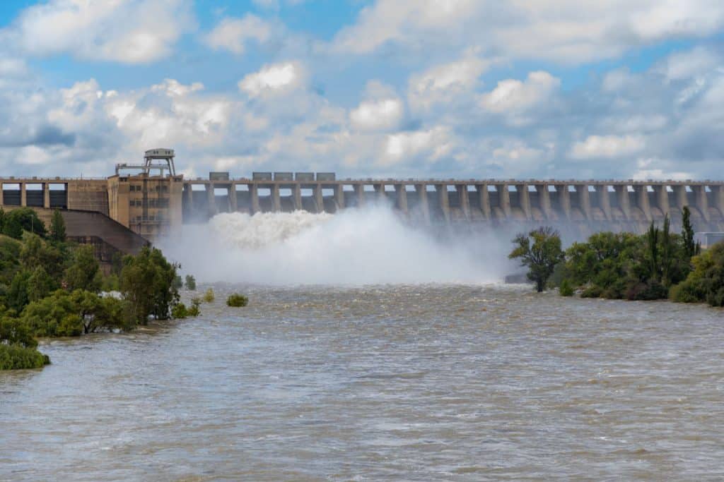 NAMIBIA: $5.5m for earth dams to address flooding in the north©Willem Cronje/Shutterstock