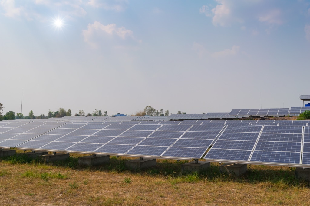 GHANA: CIF grants $28m for electrification via solar mini-grids © Agnes Kantaruk/Shutterstock