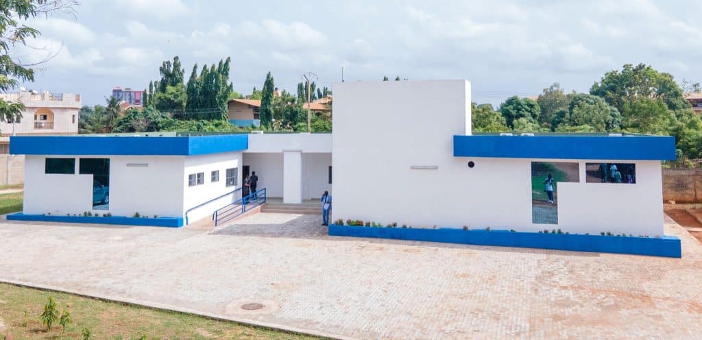 TOGO : un laboratoire certifiera la qualité de l’eau potable de l’usine de Cacavéli ©AFD