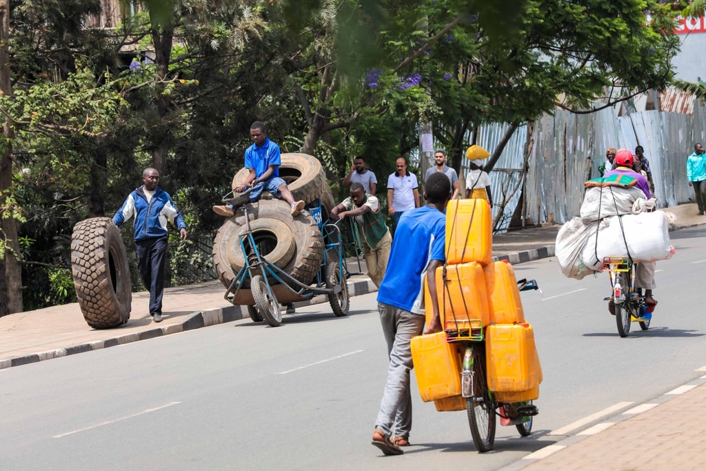 AFRICA: the city of today: the test of the demographic explosion and the climate © Emmanuel Kwizera/Shutterstock