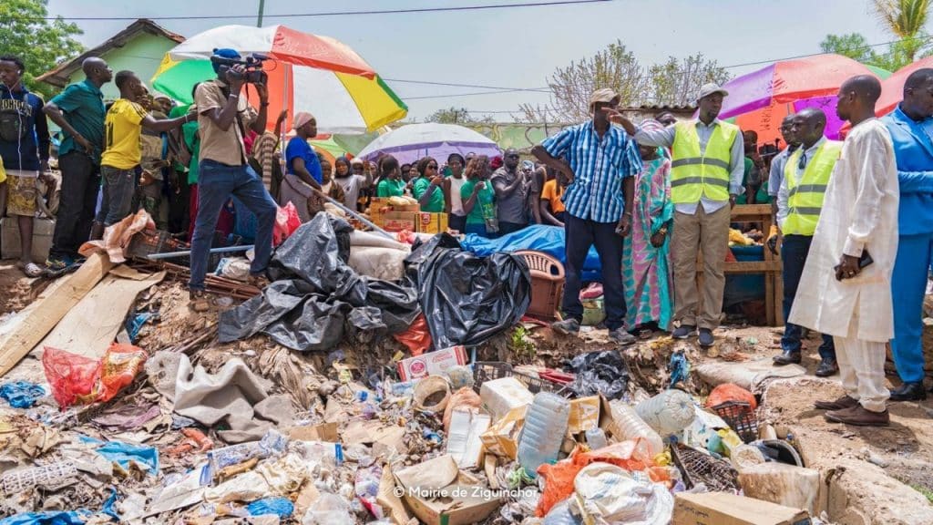 SÉNÉGAL : à Ziguinchor, la Sonaged se renforce avec 15 camions-poubelles ©Mairie de Ziguinchor