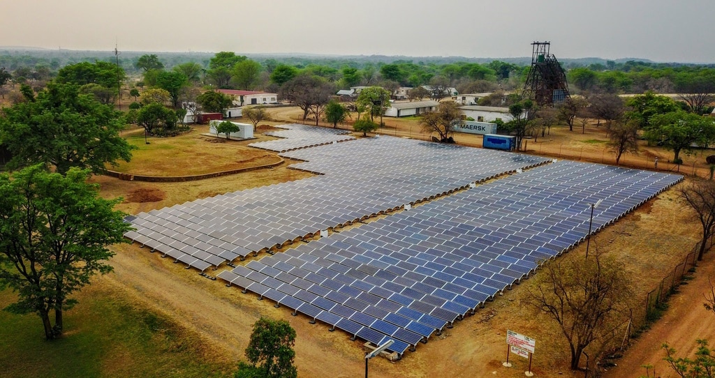 AFRIQUE : une subvention de 10 M$ pour l’électrification via les mini-réseaux solaires ©Sebastian Noethlichs/ Shutterstock