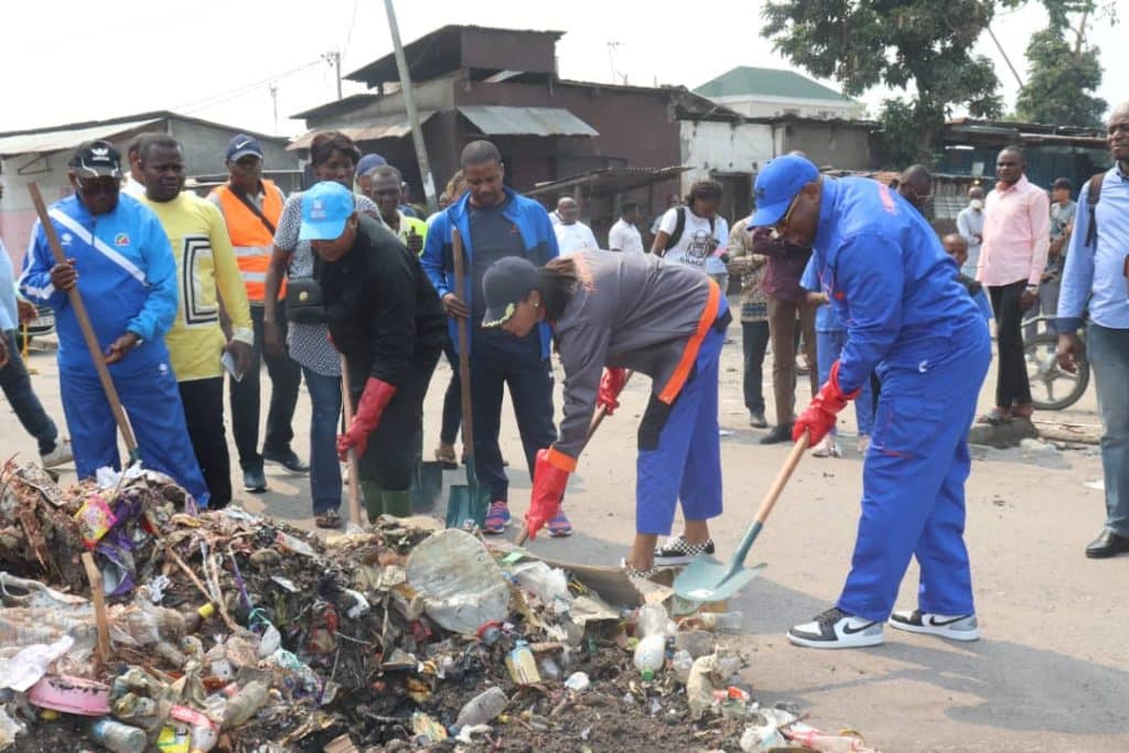 CONGO : l’opération « Ouenze Bopeto » pour assainir le 5e arrondissement de Brazzaville ©Juste Mondele