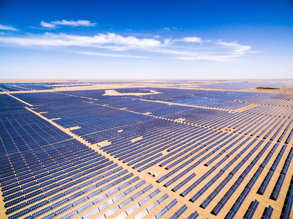 MAROC : Masen lance un appel d’offres pour le parc solaire Noor Midelt III de 400 MW © zhangyang13576997233/Shutterstock