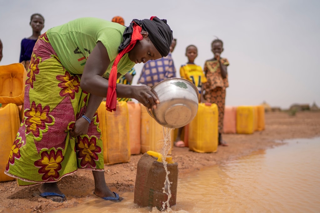 ZIMBABWE: How drinking water shortages are accelerating the spread of cholera©PreciousPhotos/Shutterstock