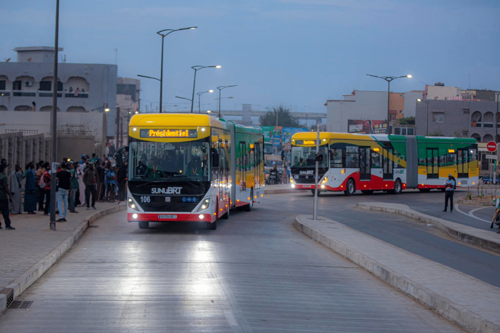 SÉNÉGAL : très attendu, le BRT de Dakar alimenté au solaire entre enfin en service ©Présidence de la République du Sénégal