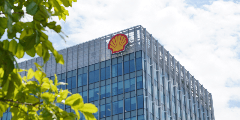 Pétrole et pollution : une nouvelle page se tourne pour Shell au Nigeria © Augustine Bin Jumat/Shutterstock