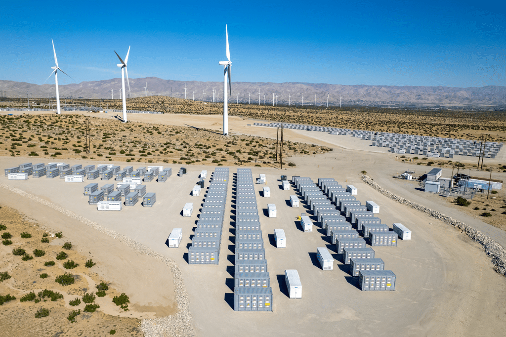 Solaire, éolien, et stockage en un : Oya franchit une étape clé en Afrique du Sud ©The Desert Photo/Shutterstock