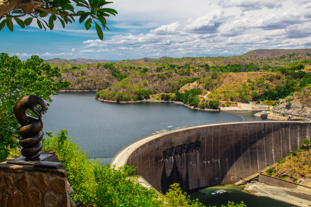 Despite the crisis, Zambia and Zimbabwe relaunch the Batoka Gorge megadam © Knowledge Matombo/Shutterstock