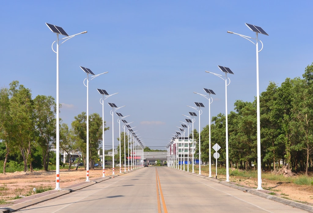 MAURITANIE : l’éclairage public passe au vert avec 500 lampadaires solaires © Gongsin.b/Shutterstock