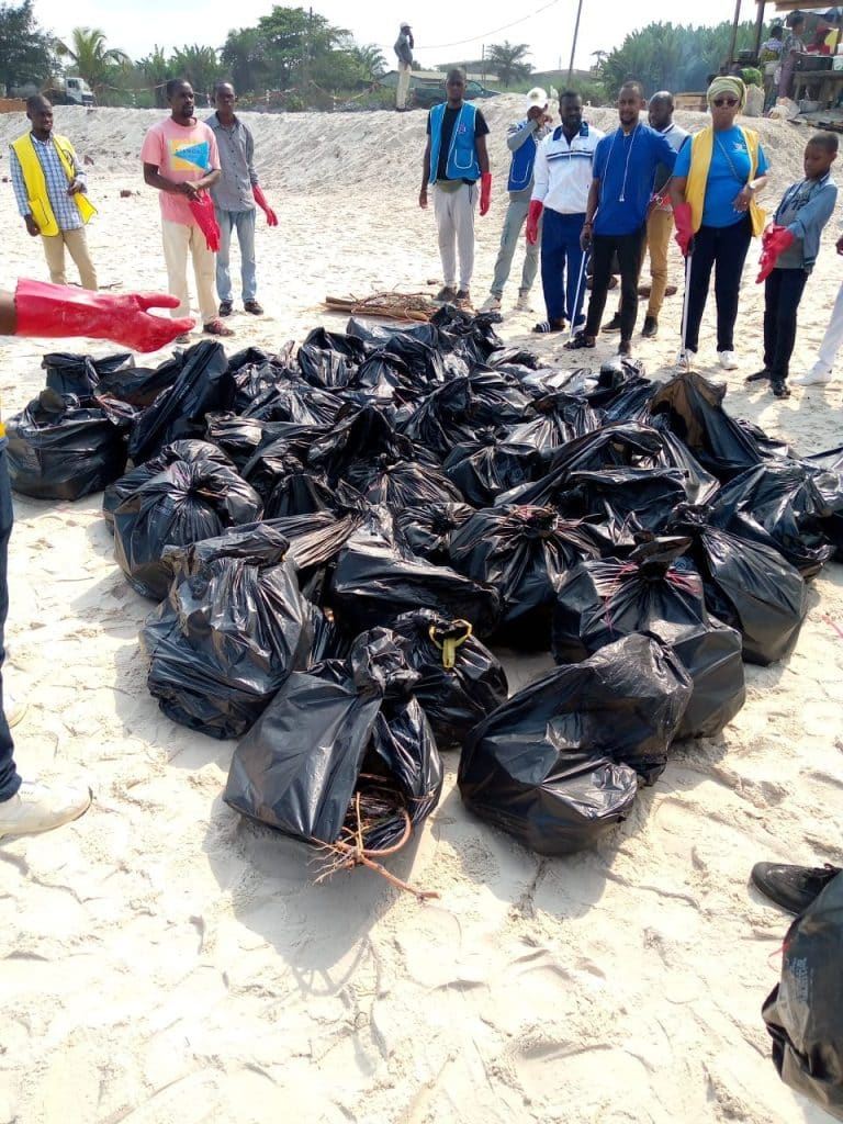 CONGO: Cleared of rubbish, Pointe-Noire beach regains its appeal © Carrel Stephen Vouidibio/Shutterstock