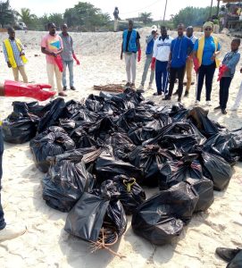 CONGO : débarrassée des déchets, la plage de Pointe-Noire retrouve son attractivité © Carrel Stephen Vouidibio/Shutterstock